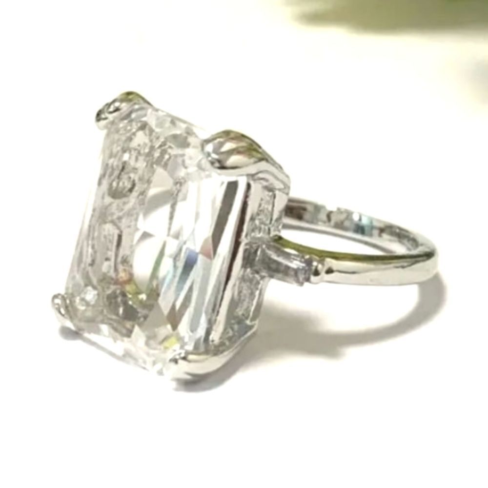 Ladies Exaggerated Large cut  Simulated  Diamonds  Wedding Ring